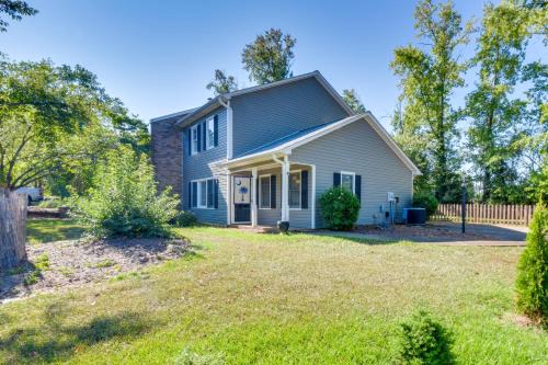 Keowee Haus | Seneca Escape with Screened Patio Near Lakes!