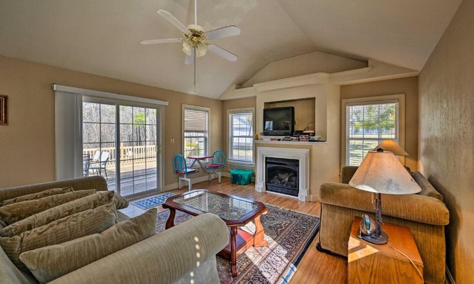 Piper Gap Haus | Serene Blue Ridge Getaway in Galax with Yard!