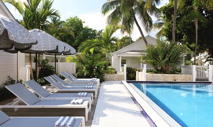 Old Town Hotel | Serene Bungalow with Outdoor Pool Access | Free Breakfast Onsite!