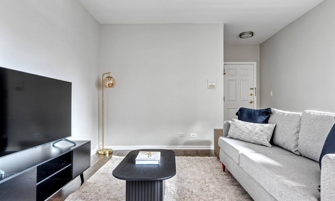 Evanston Wohnung | Serene Evanston 1BR w/ Dishwasher, walk to Northwestern, by Blueground