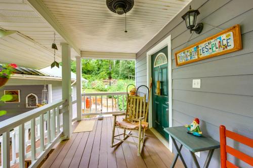 Gallatin Haus | Serene Rusk Escape with Shared Yard and Fire Pit!