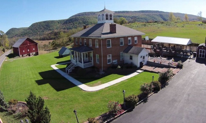 Tyrone Haus | Serene Sinking Valley Retreat--Main House