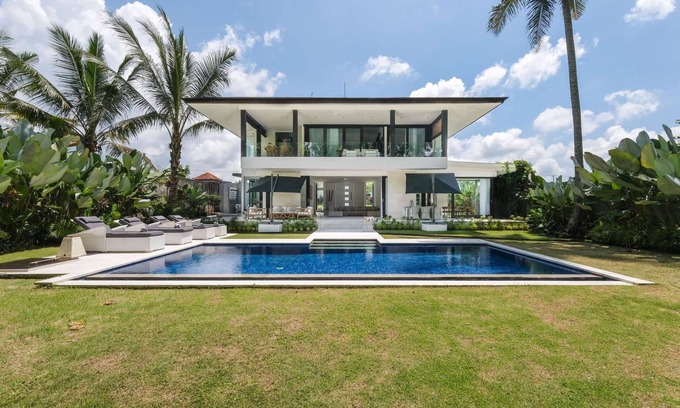 Pejeng Kawan Villa | Serene Vibes in a Tropical Villa