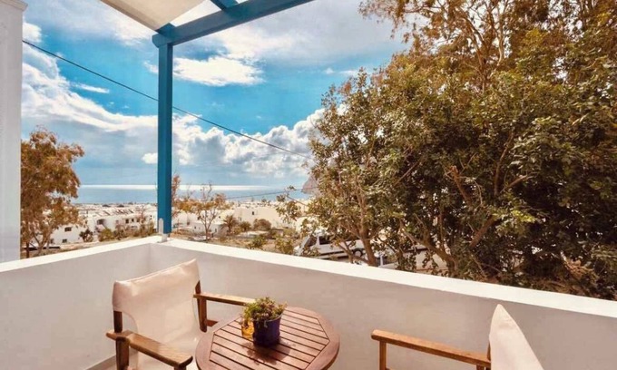 Kamari Wohnung | Serenite Santorini 2 Bd Getaway and Stunning Sea View
