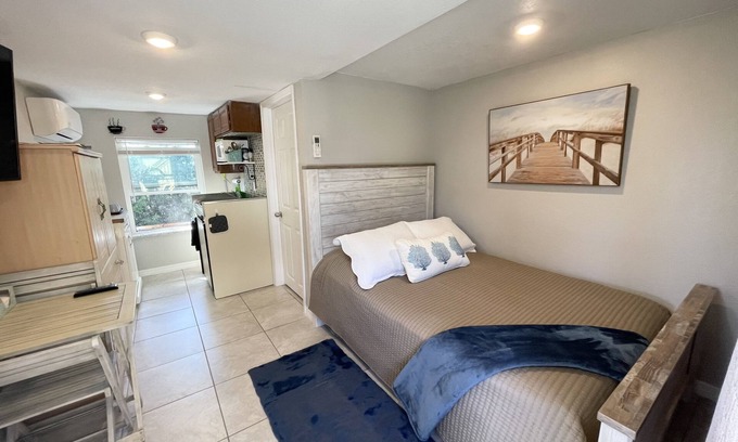 Edgewater Wohnung | "New Listing" Studio im Erdgeschoss