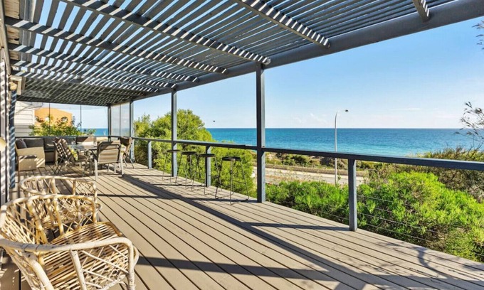 Quinns Rocks Haus | Serenity by the Sea!