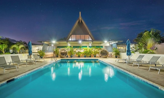 Kahului Hotel | Serenity by the Waves: Four Ocean Front Rooms & Pool Oasis | Near Hoaloha Park