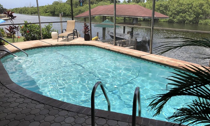 Apollo Beach Haus | Serenity Now, erschwingliche Waterfront Oasis