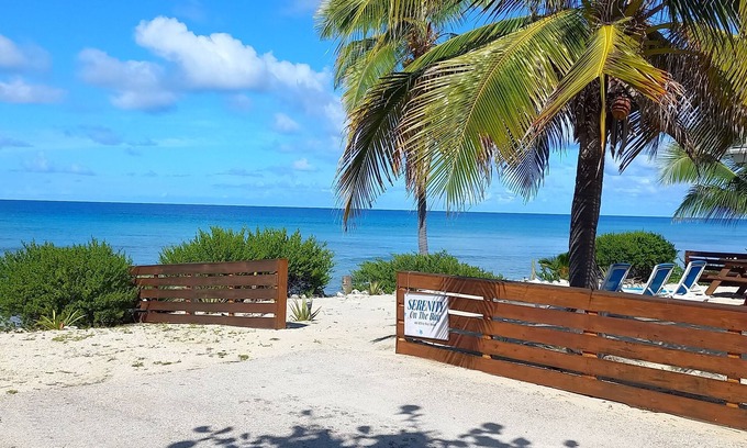 Cotton Tree Bay Wohnung | Serenity On The Bay1 - One Bed Apt Close to Supermarkets, Shops and Restaurants!