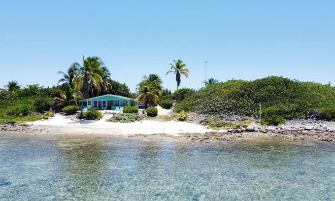 Cotton Tree Bay Haus | Serenity On The Bay2 - Two Bed Apt Close to Supermarkets, Shops and Restaurants!