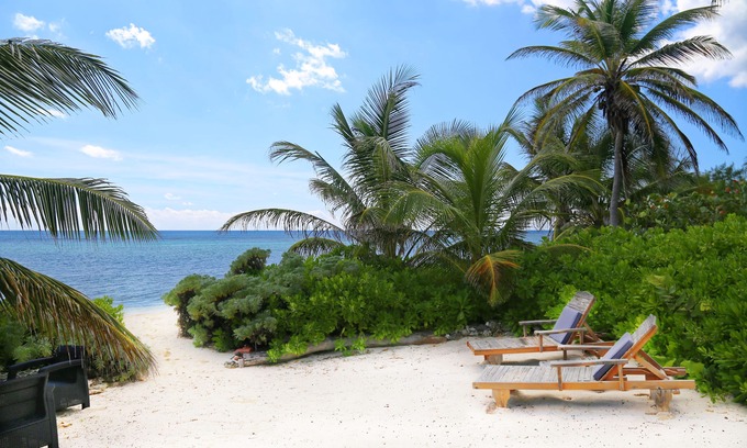 Bodden Town Villa | Serenity Sands: 2 BR / 2 BA Villa in Bodden Town, 4 Personen