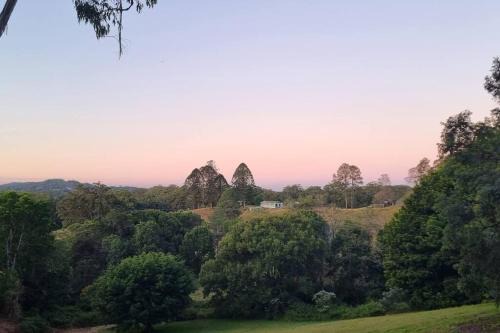 West Woombye Haus | Serenity View Studio Retreat