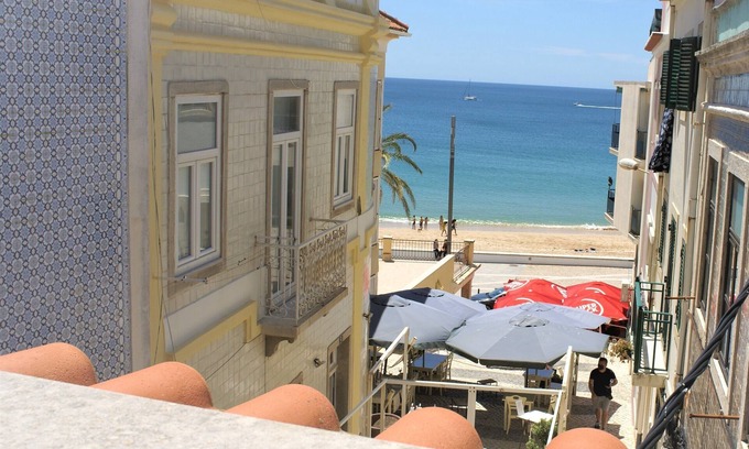 Sesimbra Wohnung | Sesimbra Beach 15 m'away, charming apartment, sea view terrace, historic heart