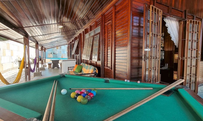 Tupy Haus | Seu Chalé na praia! SPA com Hidro Aquecida, Fogueira, Piscina, Bilhar