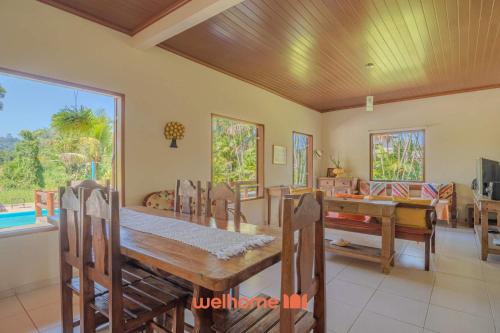 Mambucaba Haus | Seu refúgio com piscina, área verde e Churrasqueira