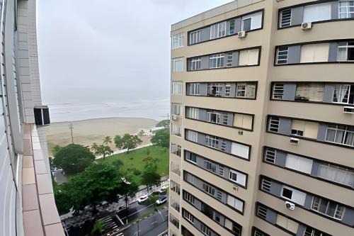 Gonzaga Wohnung | Seu Refúgio em Santos, Pé na Areia