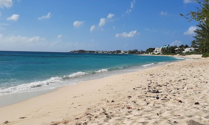 West Bay Haus | Seven Mile Beach Corridor, beautifully renovated 2 bdrm. Steps to Cemetery Beach