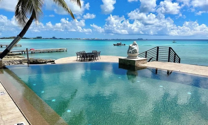 Northwest Point Eigentumswohnung | Seven Mile View #1 - 2 BR Oceanfront Condo & Pool