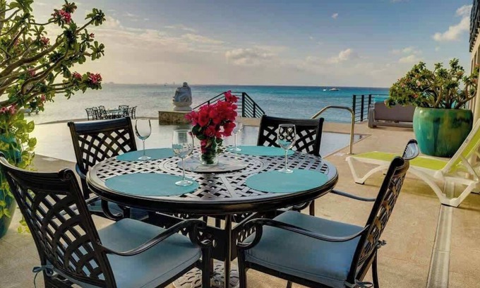 Northwest Point Eigentumswohnung | Seven Mile View#2 - 2 BR Oceanfront Condo & Pool