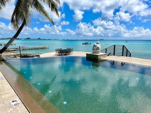 Northwest Point Haus | Seven Mile View Condo #1