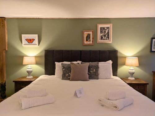 Moreton Hotel | Seven Stars