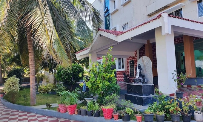 Coimbatore Sonstige | Sg Ayurveda Saigram charitable trust