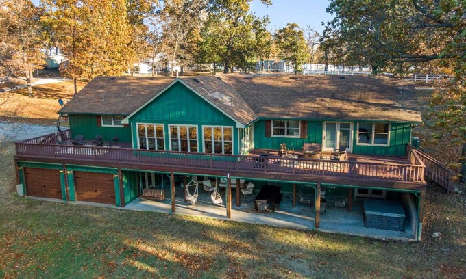 Grove Haus | Shared Hot Tub, Pool and Dock Lakefront Grove House