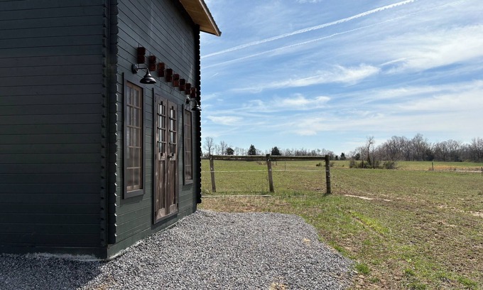 Makanda Kabine | Shawnee Wine Trail Farm Stay