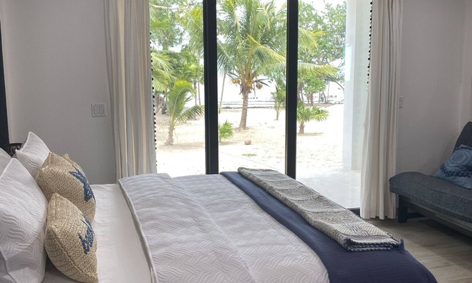 Sittee River Village Haus | Shedrock Shangrila, Beachfront Ocean Breeze Suite
