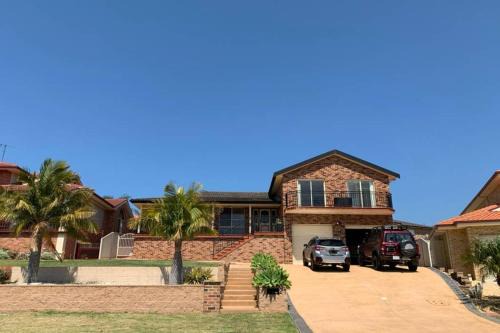 Blackbutt Haus | Shellharbour. Ocean, lake and mountain view