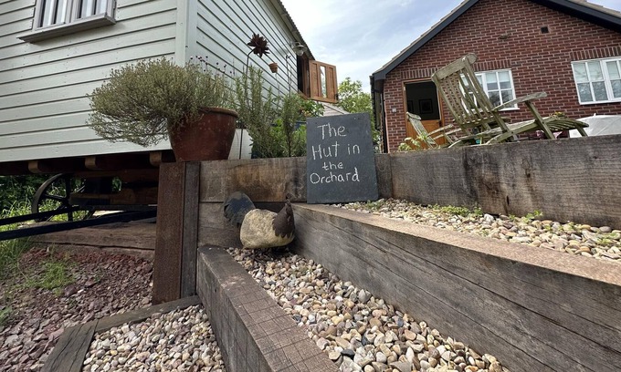 Peterstow Kabine | Shepherd's Hut in a Herefordshire Cider Orchard