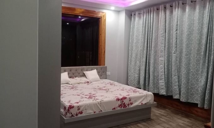 Shimla Sonstige | Shimla Canvassed - Whole house available 3 bedroom with Kitchen and Living area