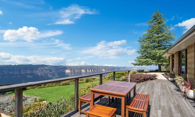Leura Haus | Shirri Mirri @ Leura