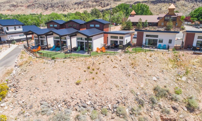 La Verkin Villa | Shocking View Stacker #9 at The Dwellings Pet Friendly