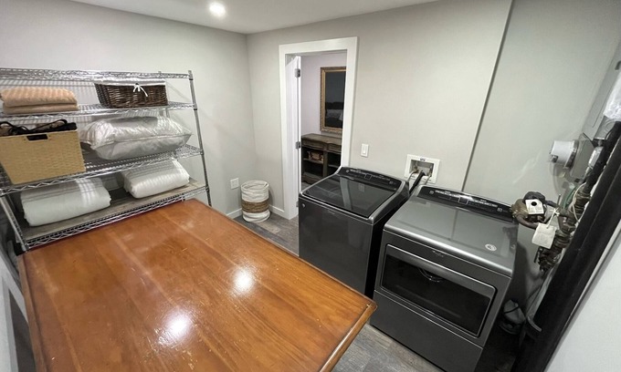 Queens Haus | Short train ride to U.S. Open and Citi Field