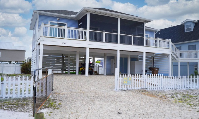 Port St. Joe Haus | Short walk to the Beach and Bay, Golf Cart, Pet Friendly and Fully Fenced yard