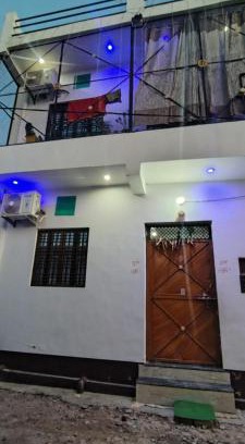 Misrikh Wohnung | Shri Brahmadev Athithi Bhavan