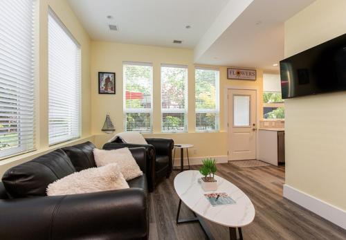 Sidney Wohnung | Sidney Solace 1BR Suite Minutes from Waterfront