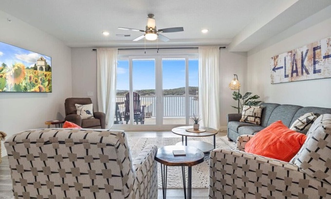 Camdenton Eigentumswohnung | Sierra Bay Sweet Retreat - Two Pools & More!