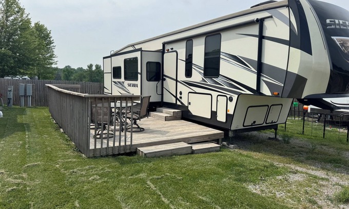 Moravia Haus | Sierra RV Inplace for rent