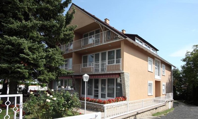Balatonfured Wohnung | Siesta Apartmanház Balatonfüred