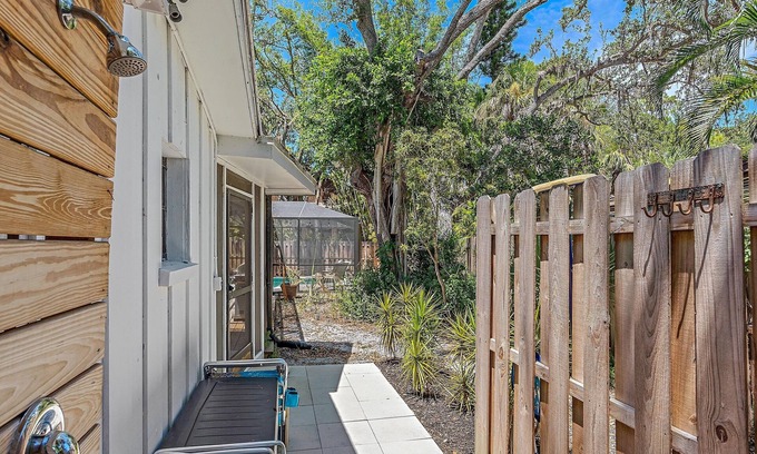 Siesta Key Haus | Siesta Key Sanctuary 3 Bedroom Home by RedAwning