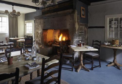 Lacock Hotel | Sign of the Angel