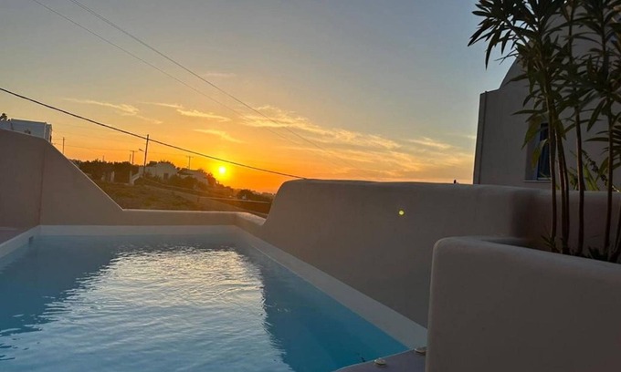 Finikia Villa | Signature Santorini Villa | 2 Bedroom Villa | Private Jetted Pool & Beautiful Sunset Views | Finikia