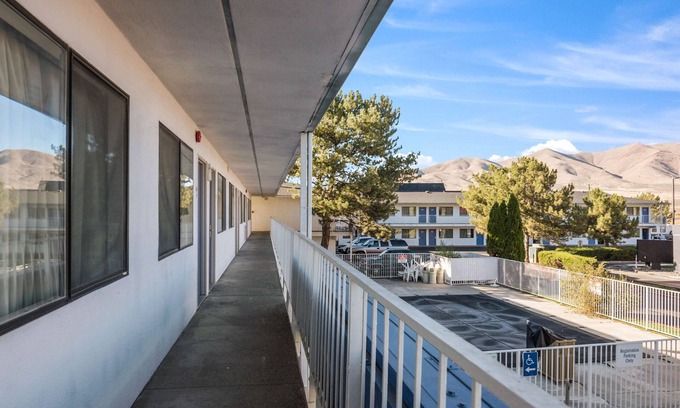Winnemucca Hotel | Motel 6 Winnemucca, NV