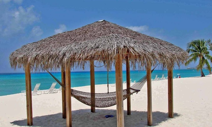Seven Mile Beach Wohnung | Silver Sands Condominiums