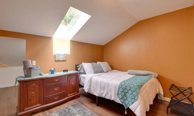 Fairland Sonstige | Silver Stone Castle Guest Wing in Silver Spring with Game Room, Pool Table, etc.