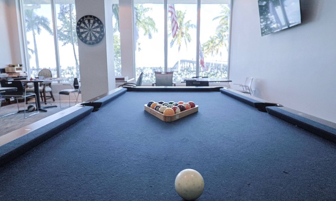 Fort Myers River District Eigentumswohnung | Sip and Sage Skyline- City and Water Views 2bedroom POOL Downtown Fort Myers