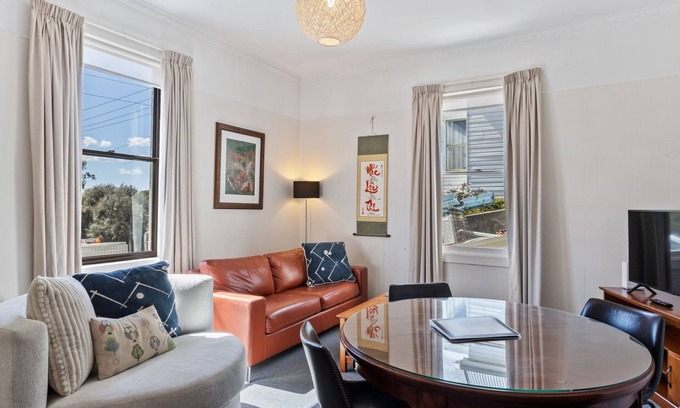 North Hobart Wohnung | Sir Tom inner city living with off street parking