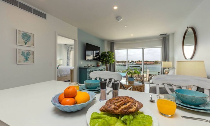 Oranjestad Eigentumswohnung | Sit Back, Relax.Your New View to the Harbor Awaits